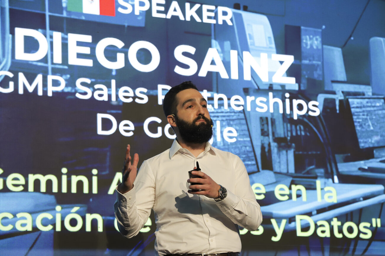 Speaker durante su charla